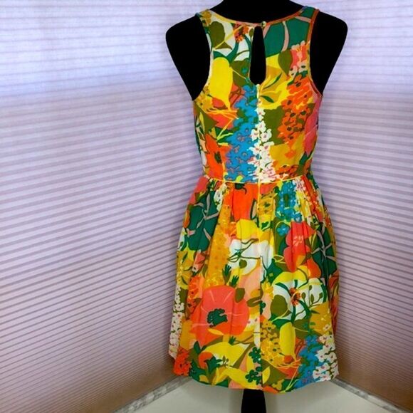 Tori Richard Honolulu Sleeveless Floral Sundress – Tropical Resort Wear - Picture 4 of 11